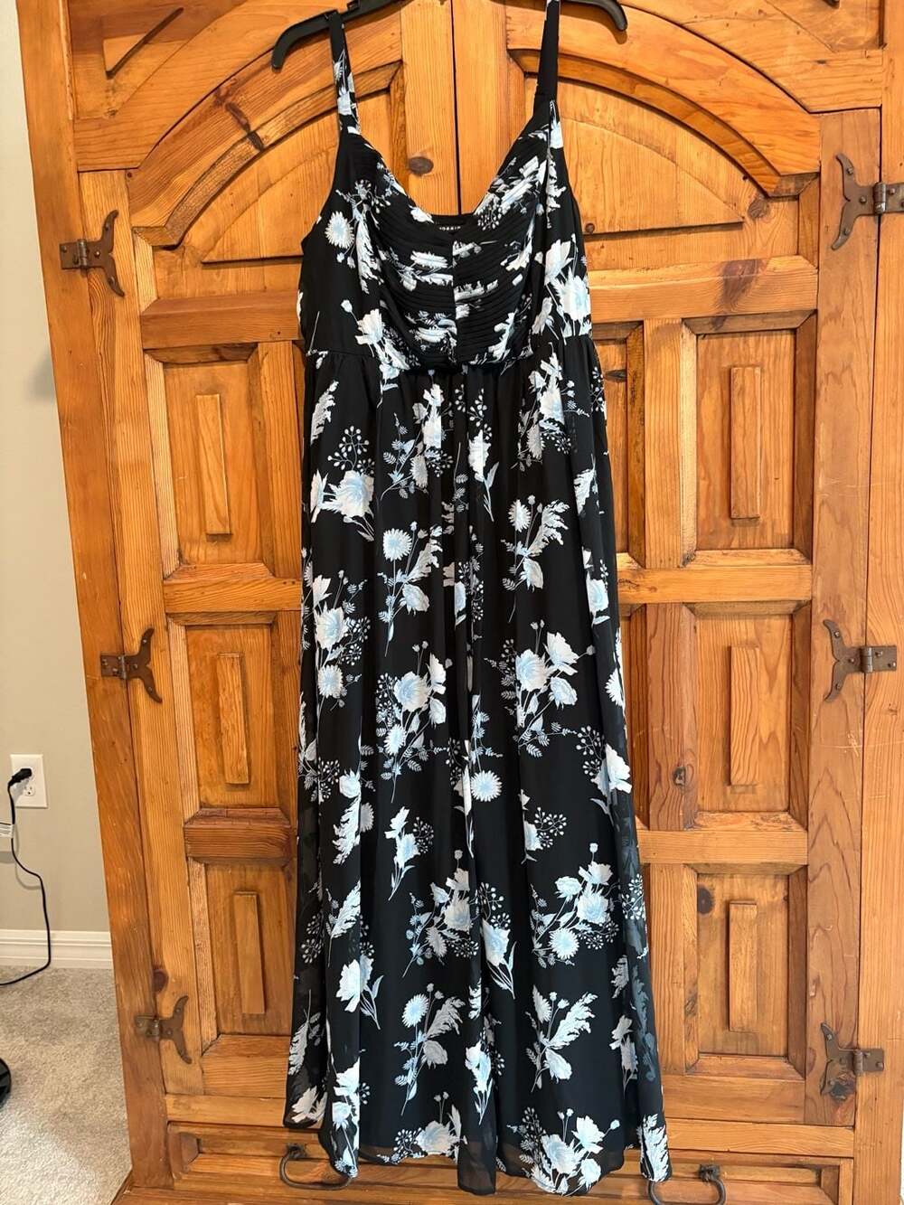 Torrid Maxi Chiffon Pleated Dress Size 1X 14-16 Floral Black